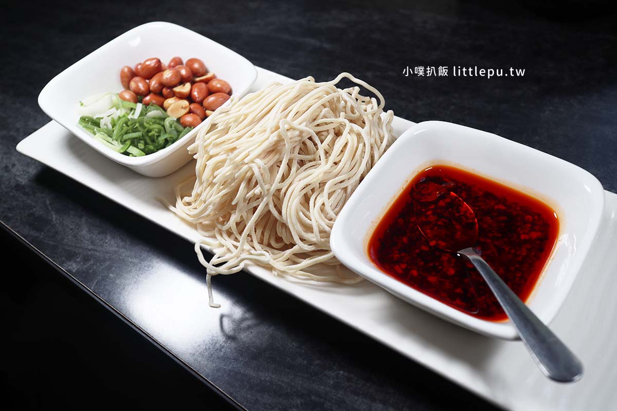 【桃園青埔美食】怎麻辣頂級鴛鴦鍋,近桃園高鐵站,慶生幾歲送幾隻蝦!孝敬長輩、家庭聚餐、生日慶祝 - 第26張圖 怎麻辣頂級鴛鴦鍋