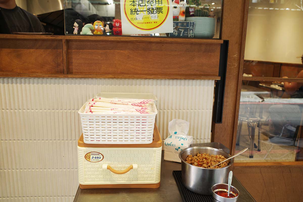 永和美食|阿西貳店 樂華店,近永和樂華夜市,必吃酥香燒肉便當、滷雞腿便當,平價排隊美食 - 第3張圖 阿西貳店 樂華店
