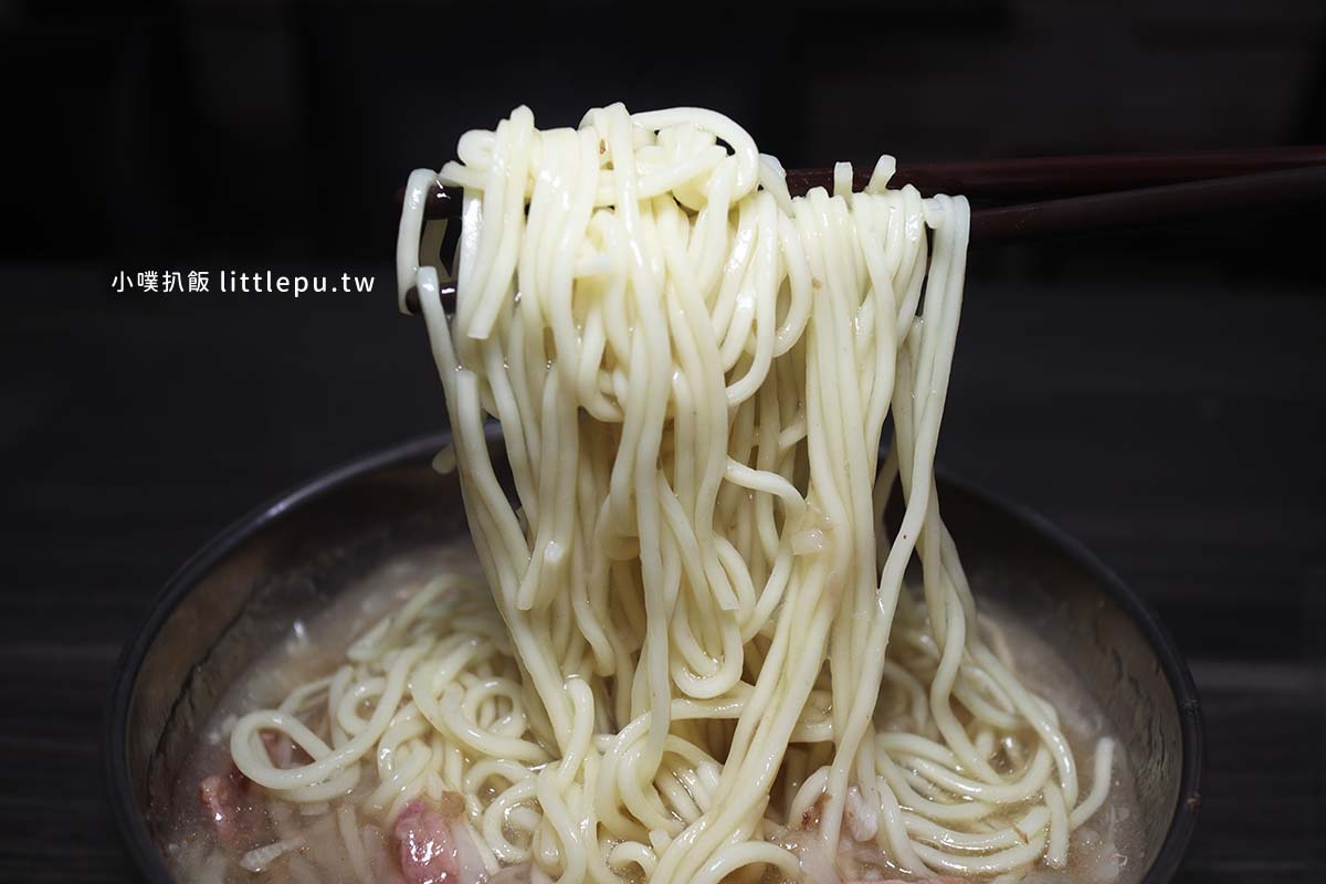 【大稻埕美食】北港仁生炒鴨肉羮:爆炒鑊氣香甜鴨肉羮、台南鍋燒意麵,永樂市場不平凡的古早味小吃! - 第28張圖 北港仁生炒鴨肉焿