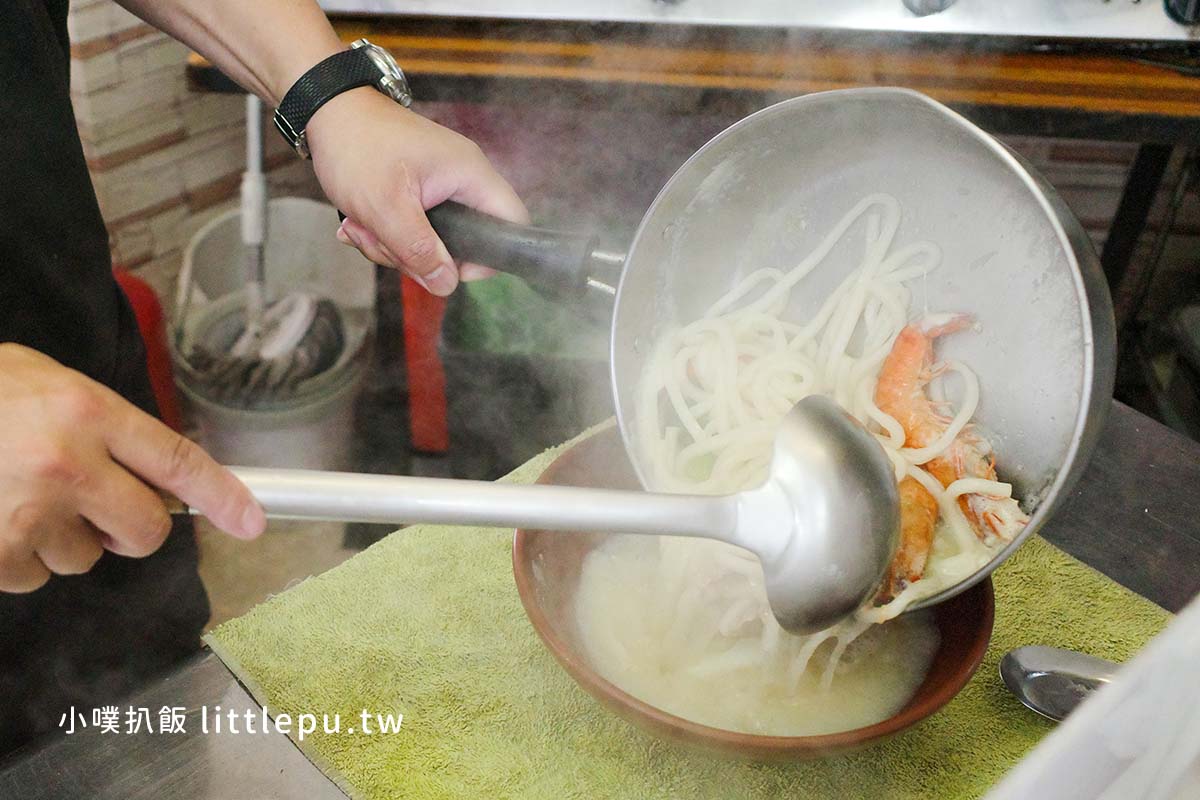 【大稻埕美食】北港仁生炒鴨肉羮:爆炒鑊氣香甜鴨肉羮、台南鍋燒意麵,永樂市場不平凡的古早味小吃! - 第12張圖 北港仁生炒鴨肉焿